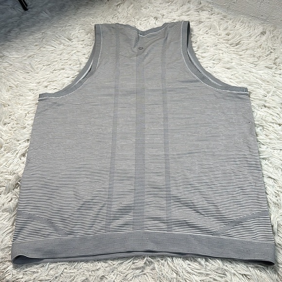 Lululemon Swiftly Breeze Tank *Relaxed Fit White / Black - Picture 4 of 6